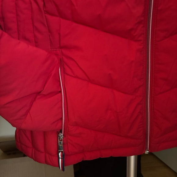Tommy Hilfiger Women’s Vibrant Red Puffer Jacket - Picture 5 of 15